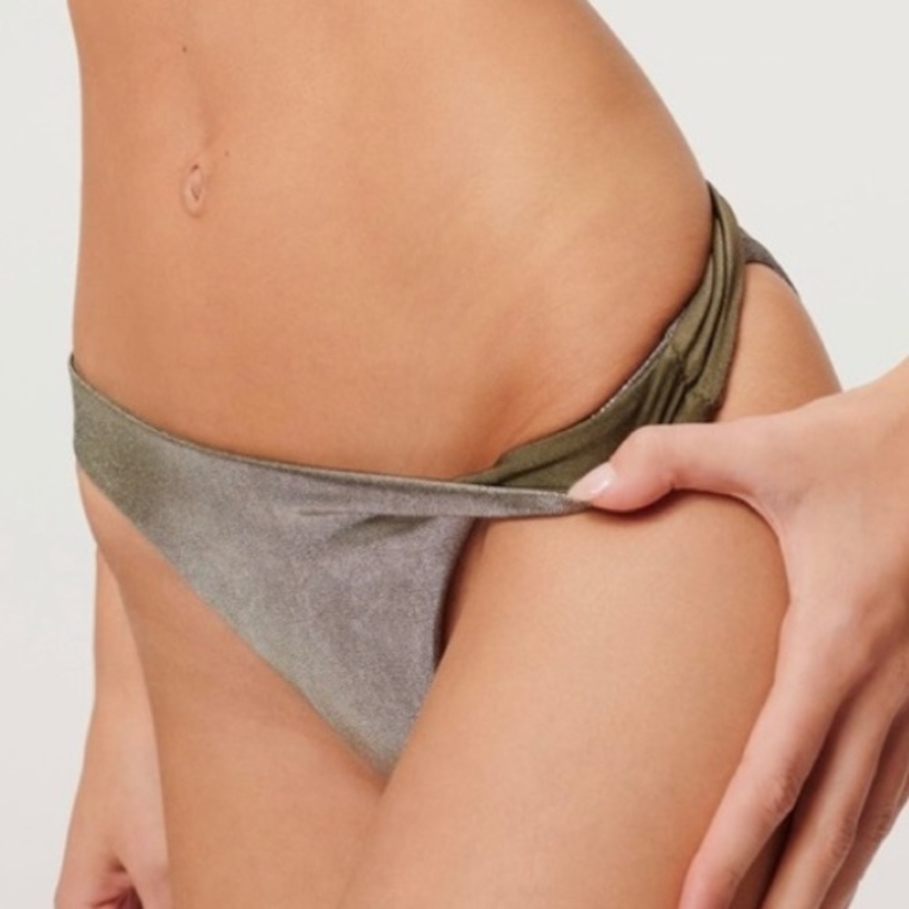 Good American Reversible‎ Bikini Bottom - Stormy Foil